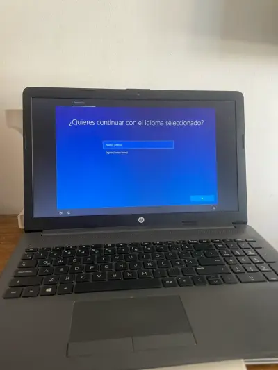 Laptop HP negra 15 pulgadas - miniatura 6