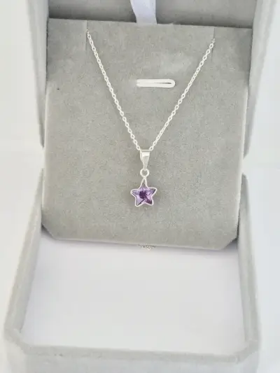 Collar con colgante estrella lila - miniatura 1