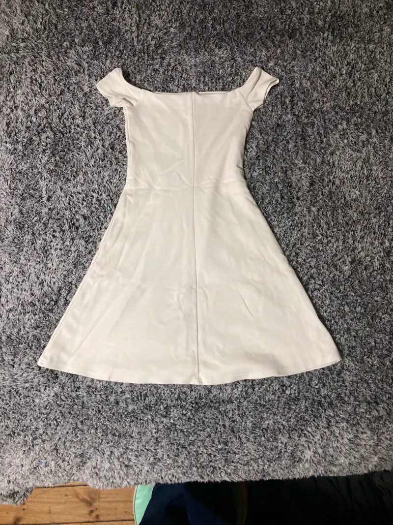 Vestido blanco sencillo - 2