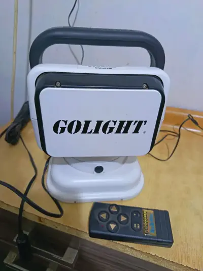 Foco Golight con control remoto - miniatura 1