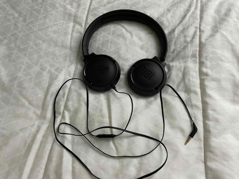 Audífonos JBL negros - 2