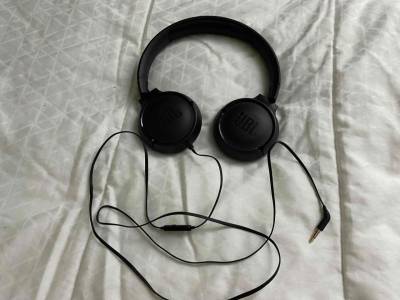 Audífonos JBL negros - miniatura 2