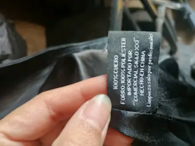 Chaqueta negra de cuero - miniatura 2