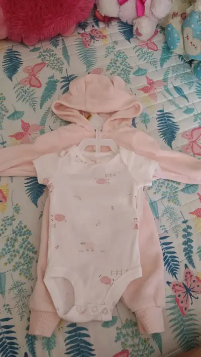Enterito de bebé rosado con gorro - miniatura 2