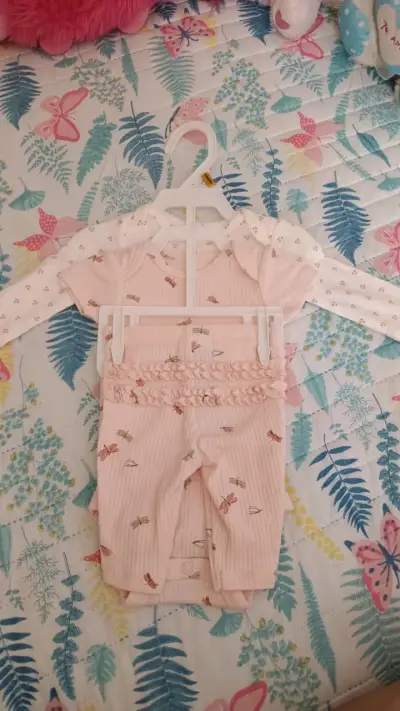 Enterito de bebé rosado con gorro - miniatura 3