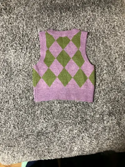 Chaleco sin mangas rombos lilas y verdes - miniatura 2