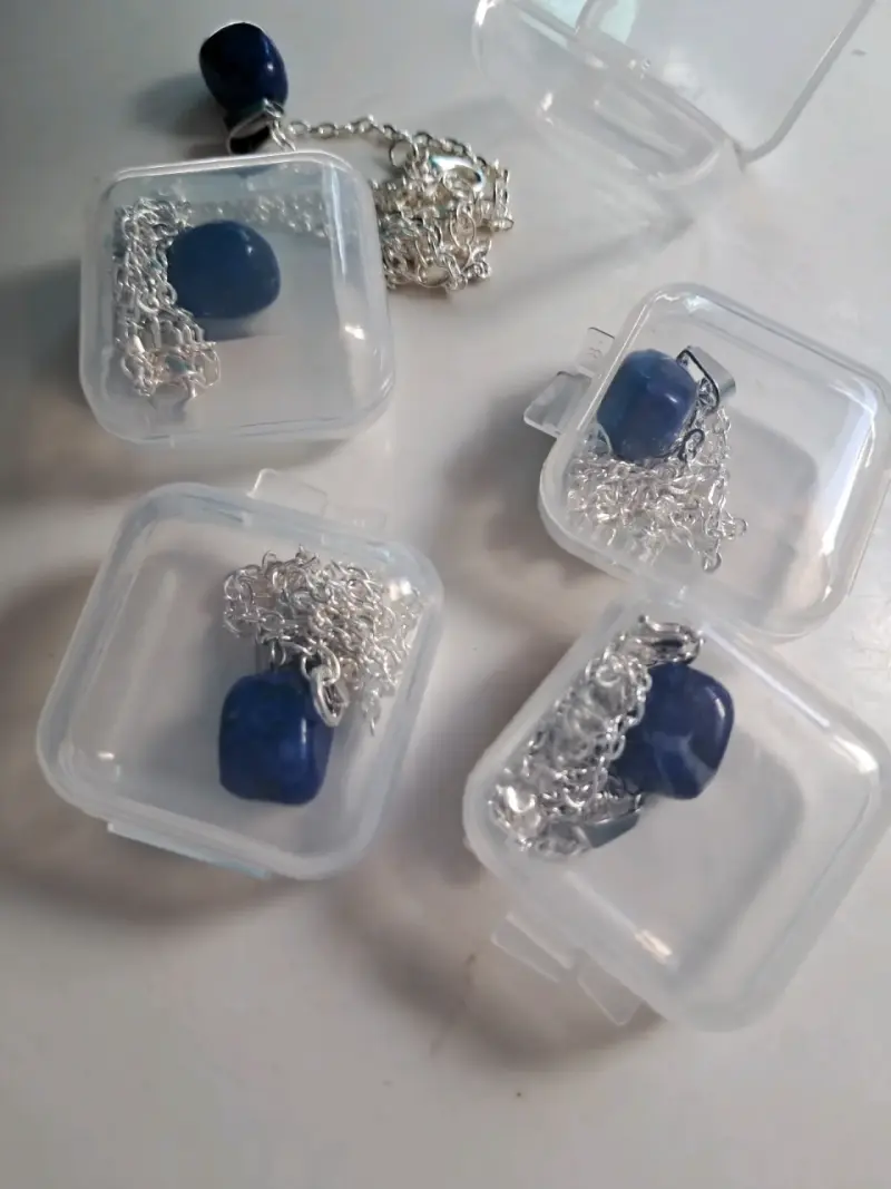 5 Collares de plata con piedra azul - 2