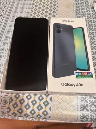 Samsung Galaxy A06 en caja - miniatura 1