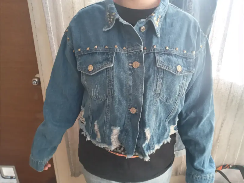 Chaqueta de mezclilla con tachas - 3
