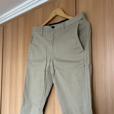 PANTALÓN TOMMY HILFIGER - miniatura 2