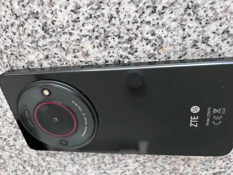 ZTE BLADE A75 5G - 2