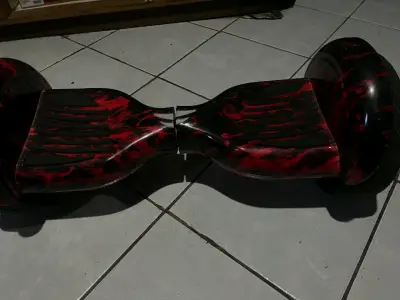 Hoverboard eléctrico rojo y negro - miniatura 2