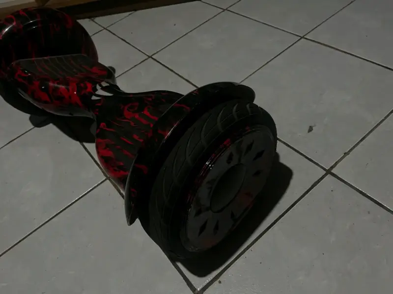 Hoverboard eléctrico rojo y negro - 4