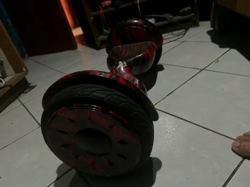 Hoverboard eléctrico rojo y negro - 5