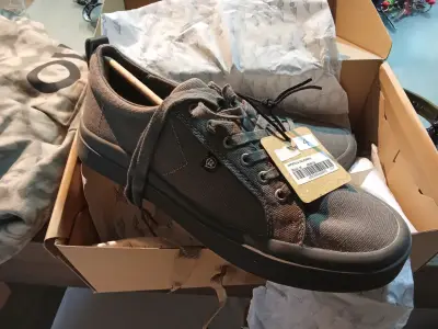 Zapatillas casuales grises - miniatura 1