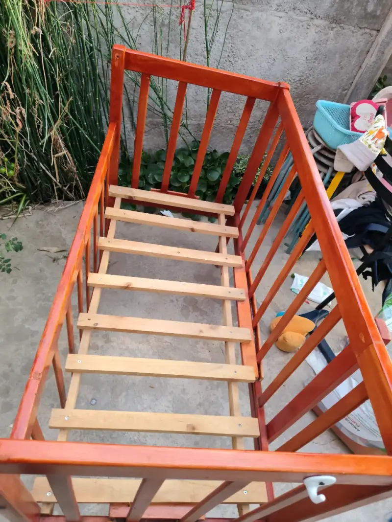 Cuna de madera infantil - 1