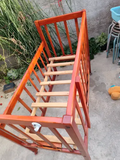 Cuna de madera infantil - miniatura 3