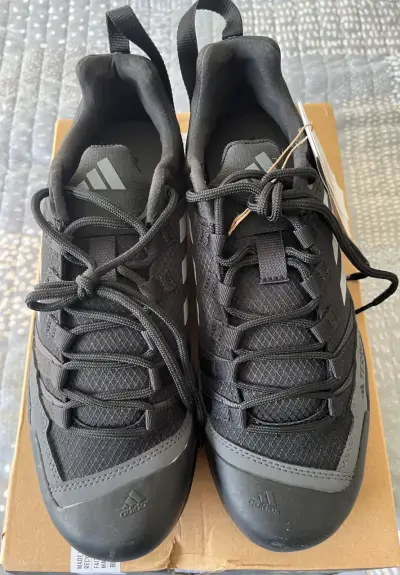 Zapatillas deportivas negras Adidas - miniatura 1