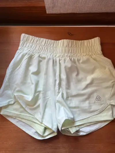Shorts deportivos verde claro - miniatura 1