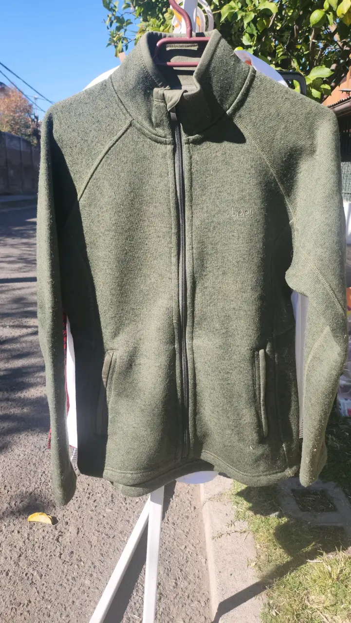 Chaqueta verde con cremallera - 1