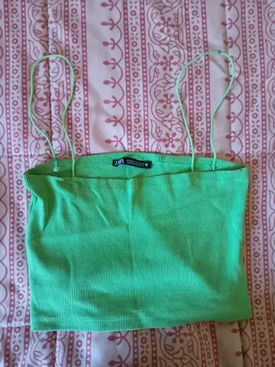 Top verde Zara con tirantes - miniatura 1