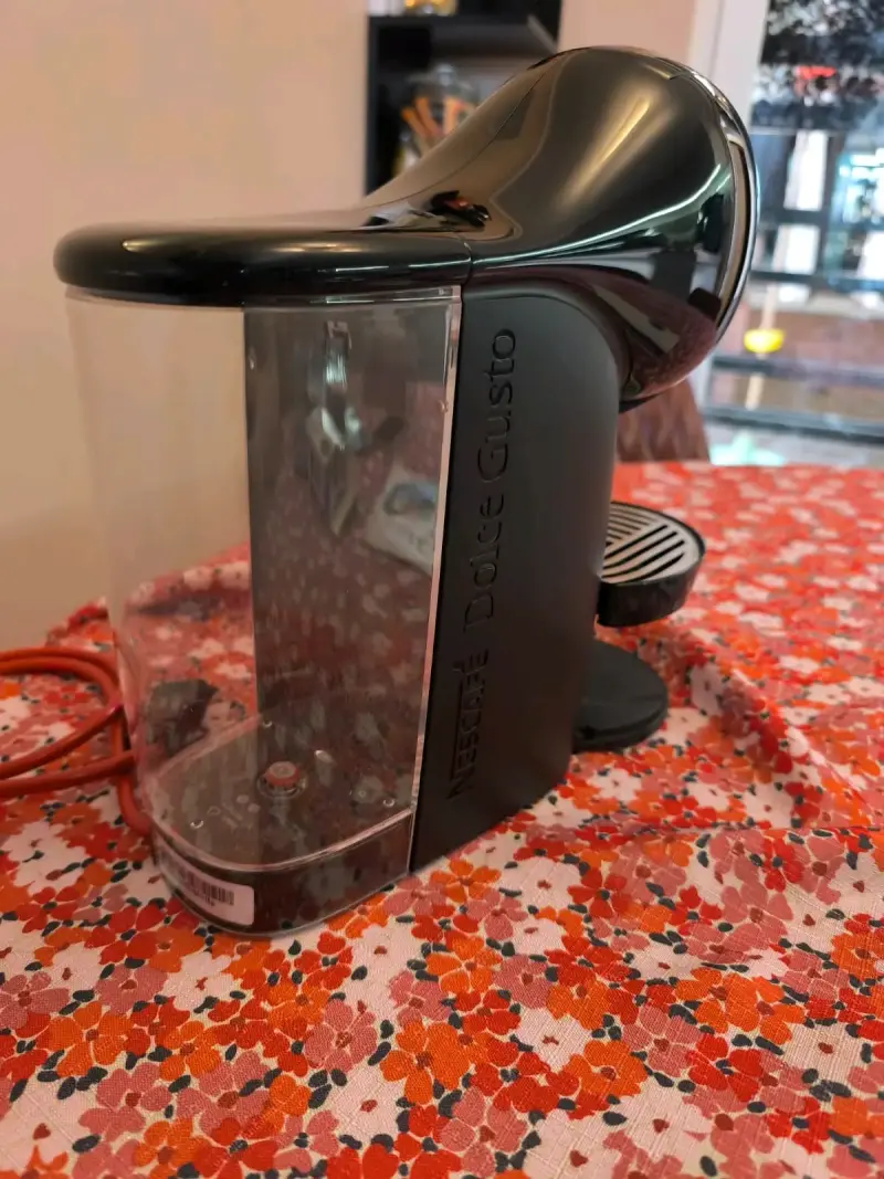Cafetera Nescafé Dolce Gusto - 5