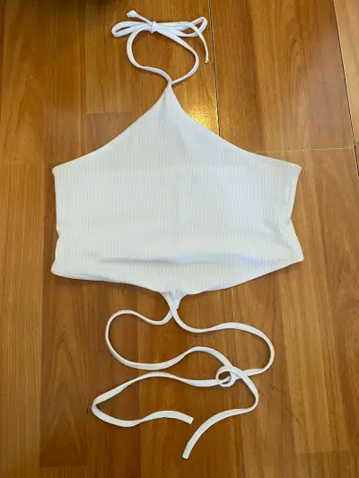 Top blanco con tiras ajustables - miniatura 1