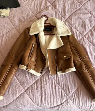 Chaqueta corta marrón con forro - miniatura 1