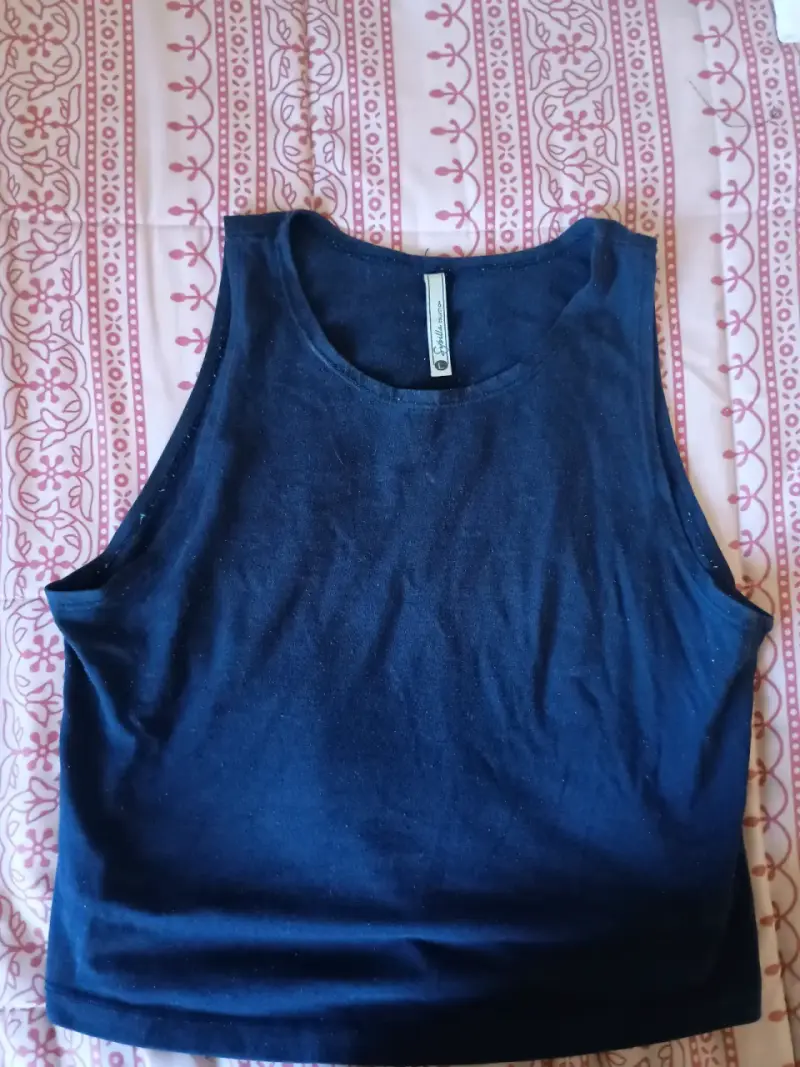 Polera sin mangas azul marino