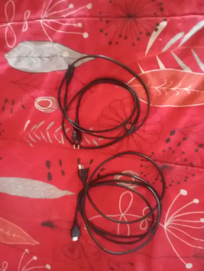 Consola PS4 con 2 controles y juego - miniatura 2