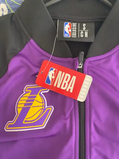Chaqueta NBA Lakers morada. Talla S - miniatura 3