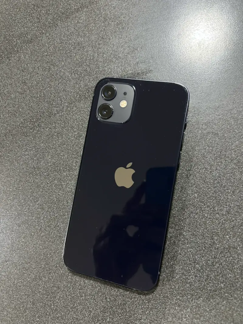 iPhone 12 usado negro - 1