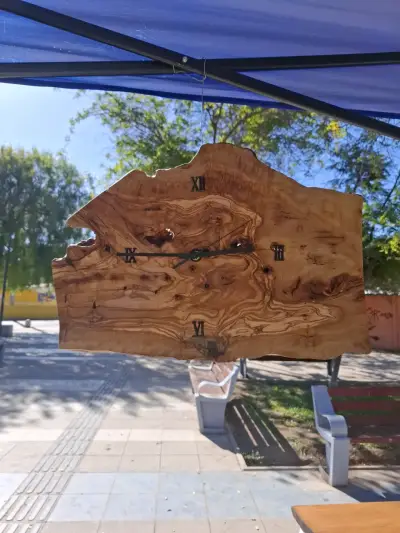 Mesa de madera artesanal - miniatura 5