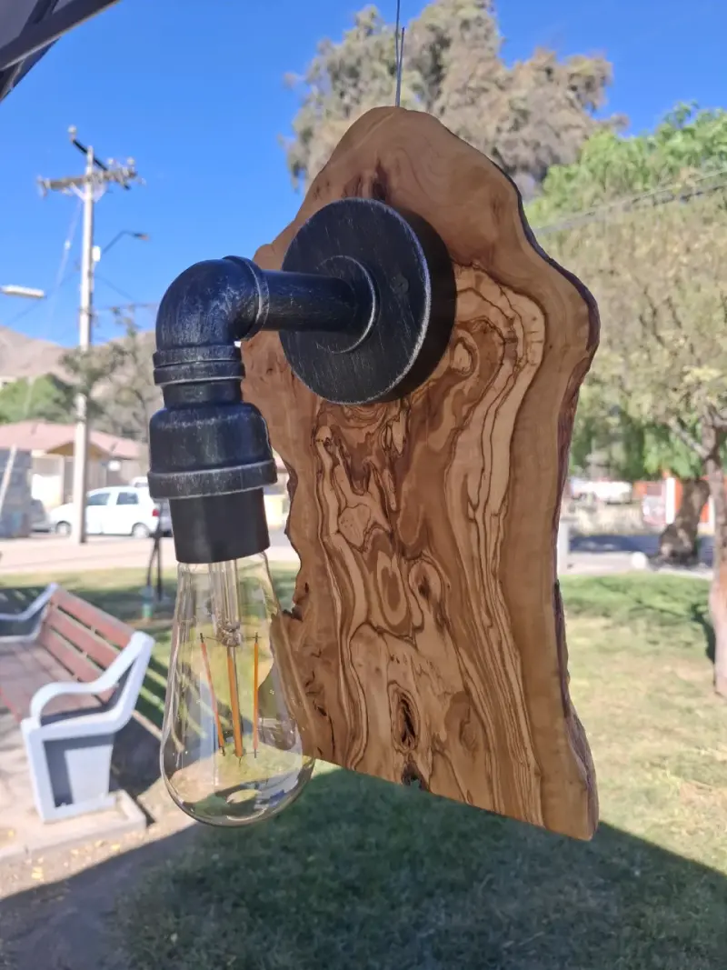 Mesa de madera artesanal - 6
