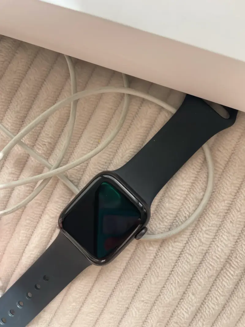 Apple Watch SE space gray - 2