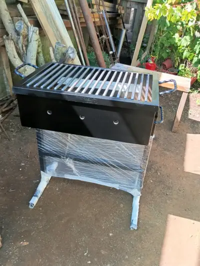 Parrilla de metal negra - miniatura 4