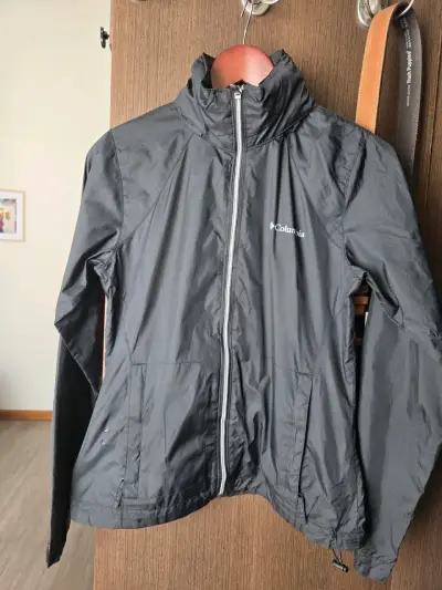 Chaqueta impermeable Columbia negra - miniatura 1