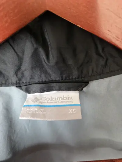 Chaqueta impermeable Columbia negra - miniatura 3