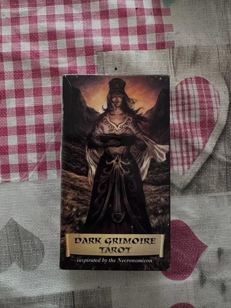 Tarot Dark Grimoire inspirado en Necronomicon - 2