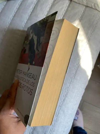 Libro 'La Biblioteca de los Sueños Rotos' - miniatura 3