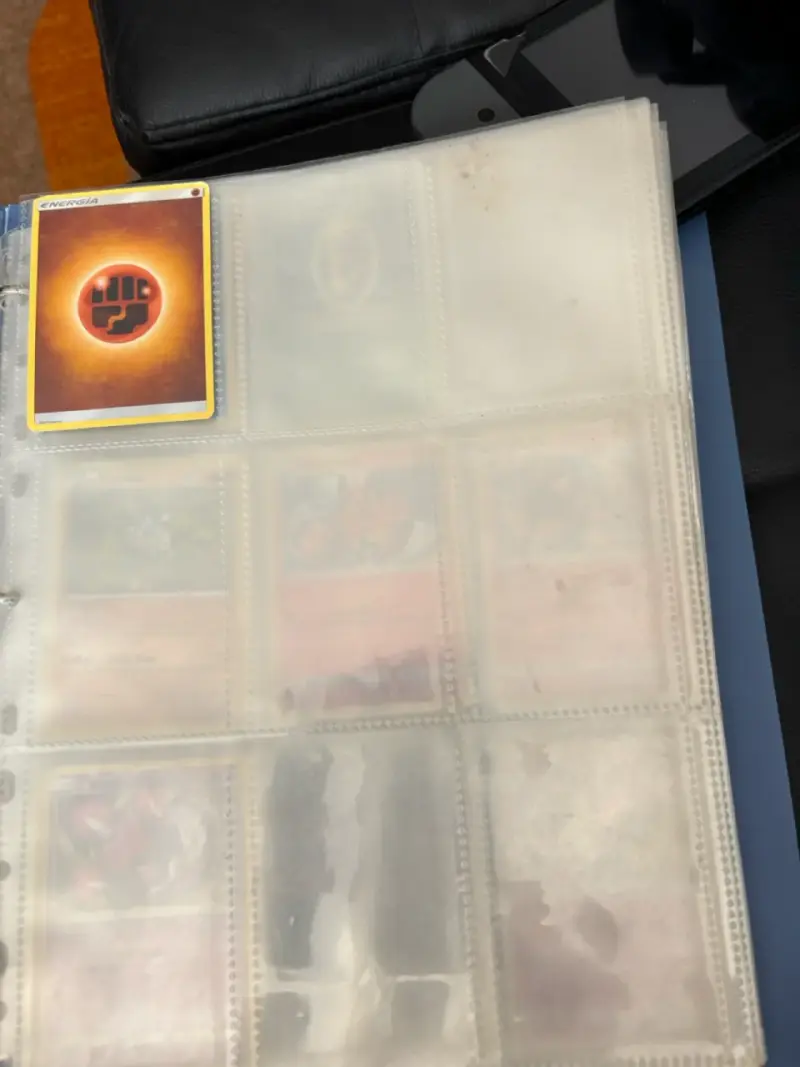 Colección de cartas Pokémon holográficas - 3