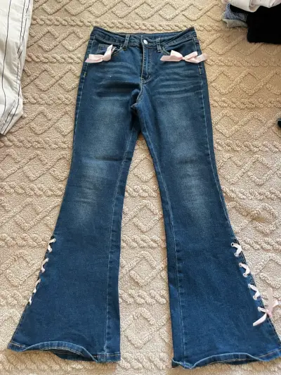 Jeans acampanados con lazos talla 12 - miniatura 1