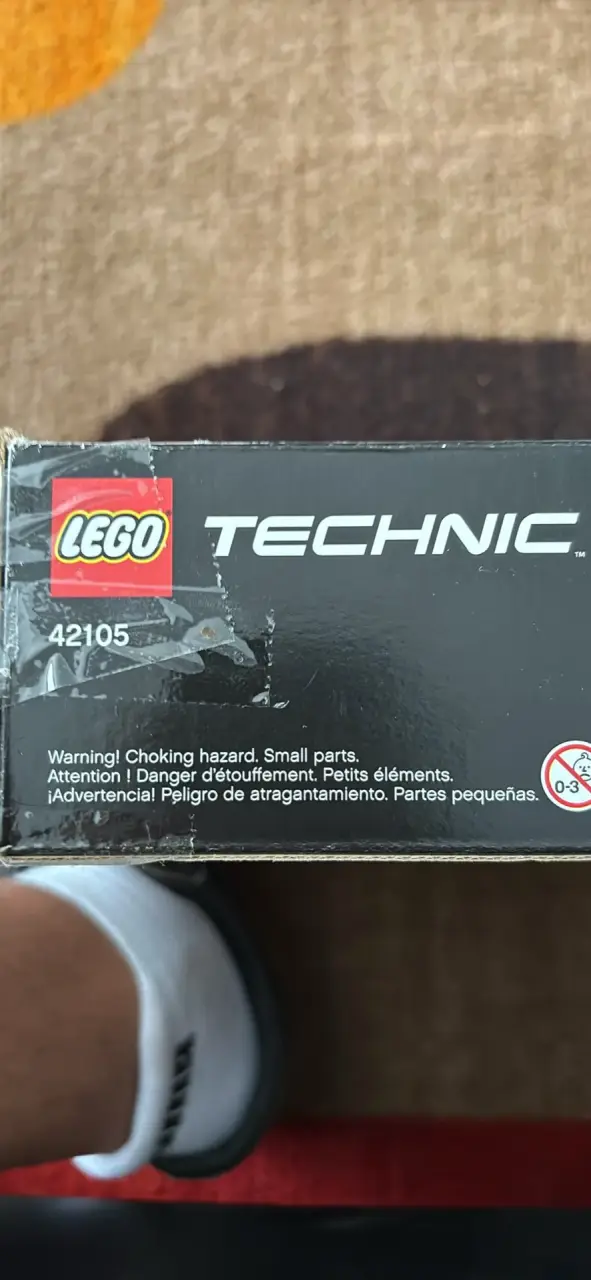 LEGO Technic 42105 Carguero - 1