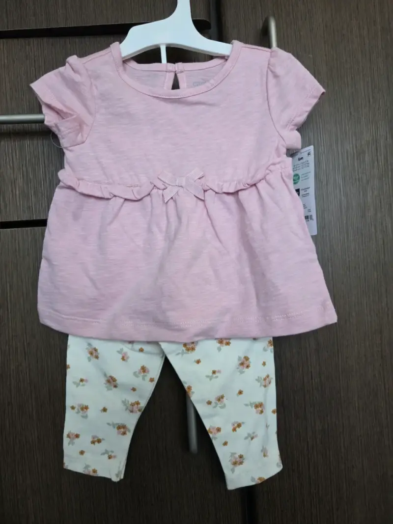 Conjunto bebé rosa y flores - 1