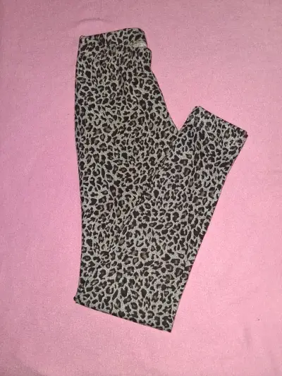 Polera burdeos con volantes - miniatura 3