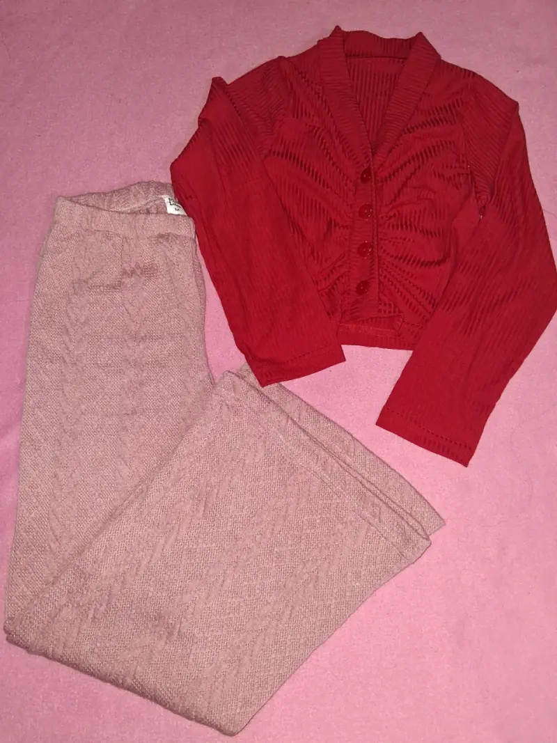 Polera burdeos con volantes - 6