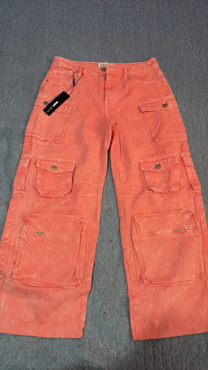 Pantalones cargo rosados nuevos - 1