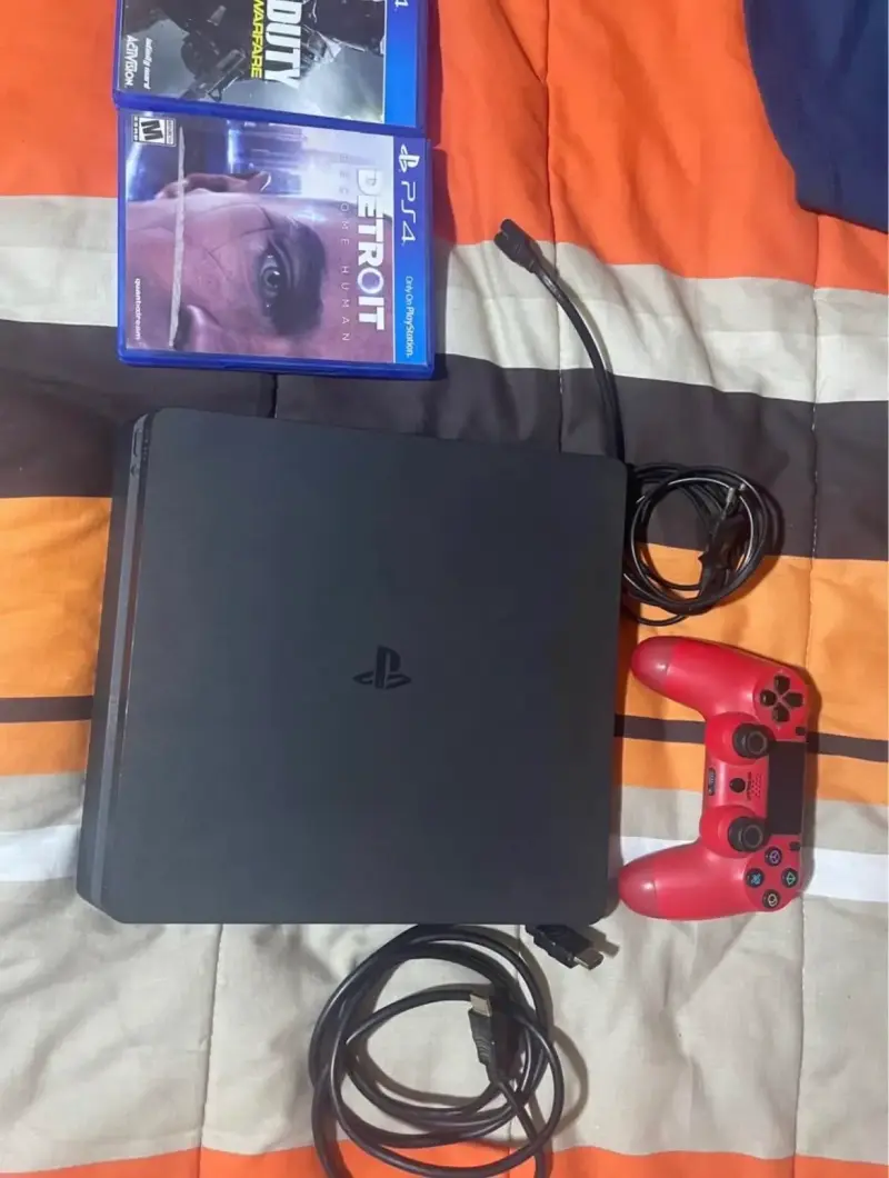 Consola PS4 con 2 juegos