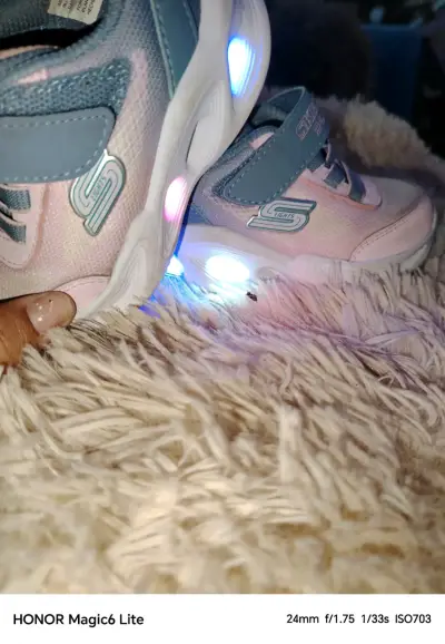 Zapatillas luces rosadas para niños - miniatura 1