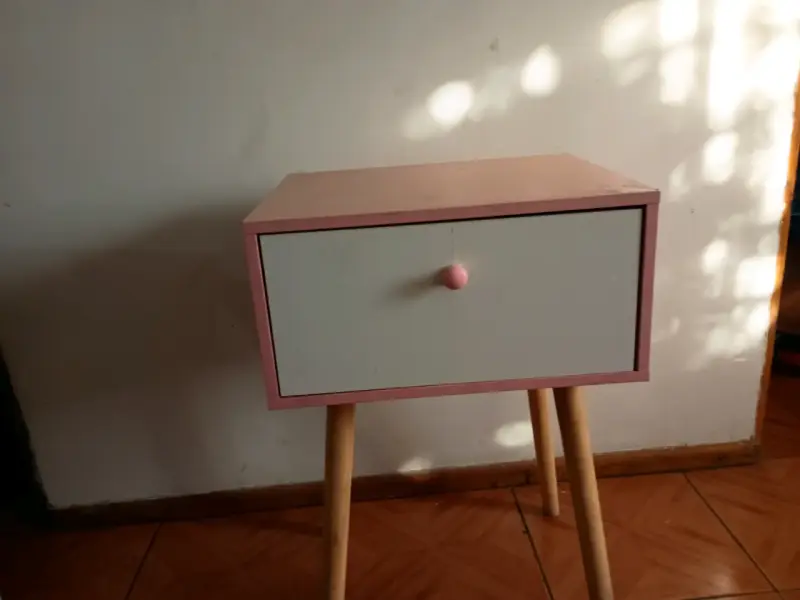 Velador rosado moderno - 1